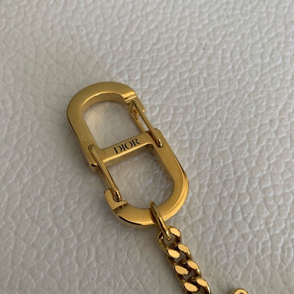 DIOR x KAWS bee keychain - Picture 3 of 4
